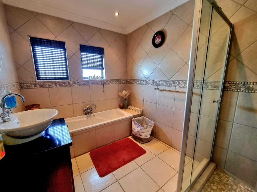 4 Bedroom Property for Sale in Parys Free State